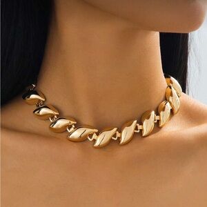Gold Leaf-Link Necklace M688